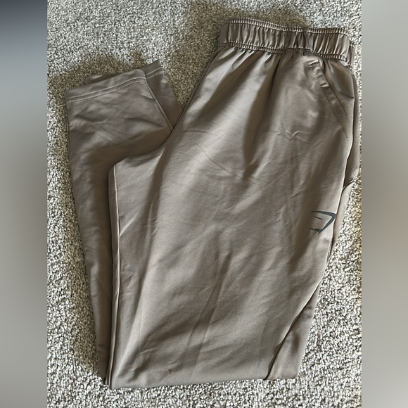 GYMSHARK | Men's Joggers - Picture 2 of 6